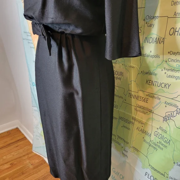 Vintage 1950s Neiman Marcus Elegant Black Dress With Bow Detail On Front - Picture 4 of 16